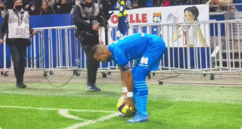 篮球CBA球队启用新训练馆，设备全面升级