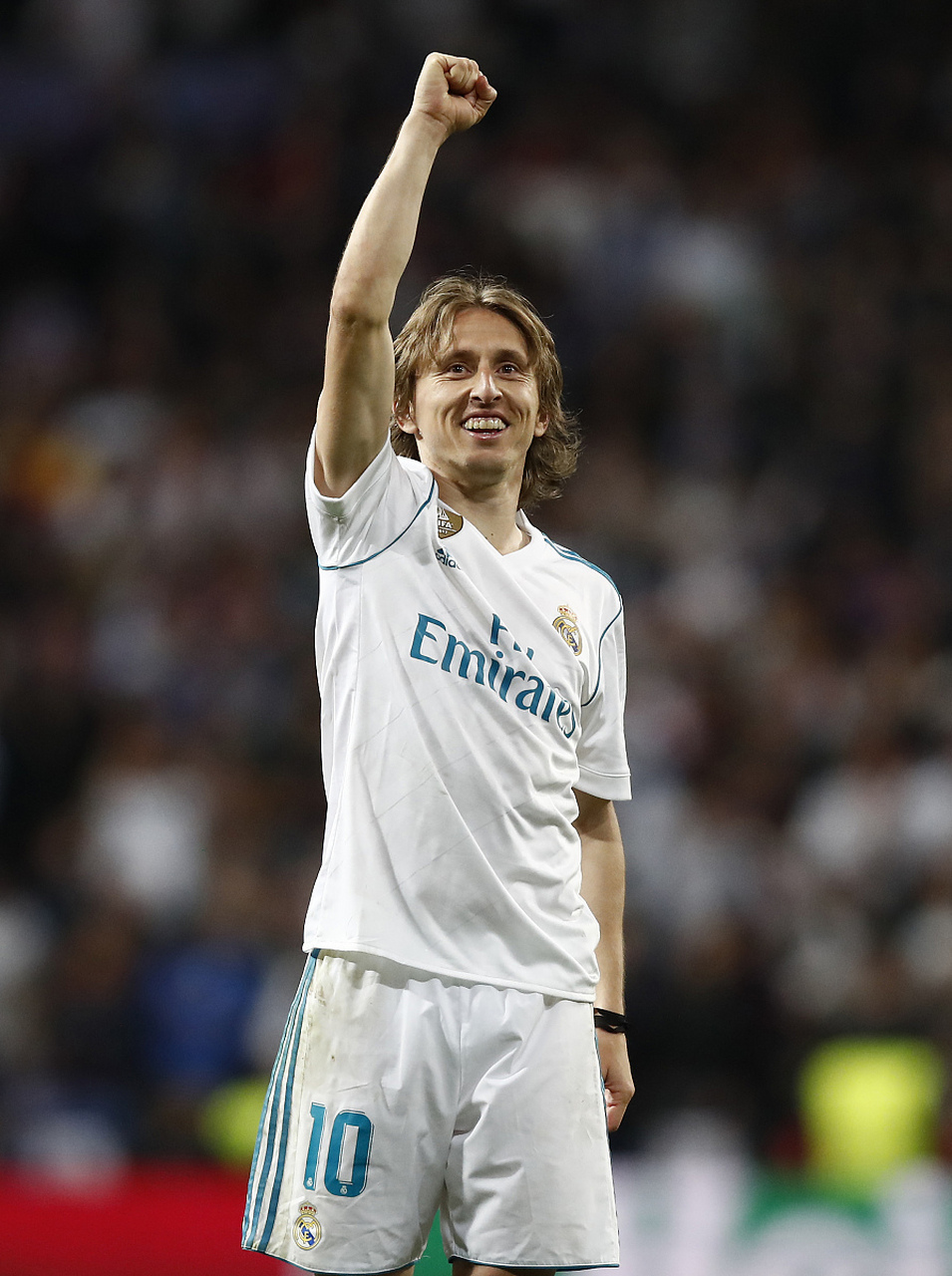 边路推进打满全场